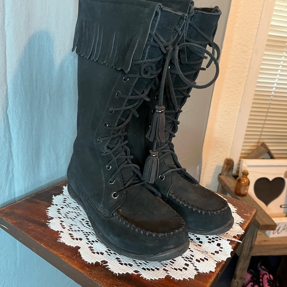 Womens 6 BLACK SUED SIDE ZIP LACE UP FRONT FRINGE TRIM MOCCASIN TALL BOOTS GC - Picture 4 of 6